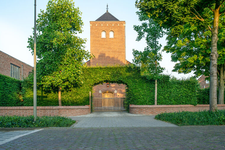 Poort staal met houten latten